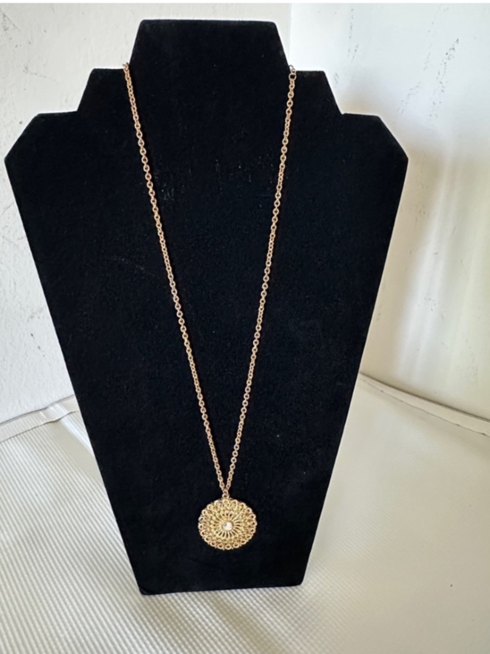 Gold Filigree Pendant Necklace